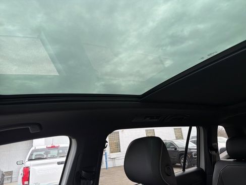 Used 2023 Volkswagen Tiguan SE R-Line image 65