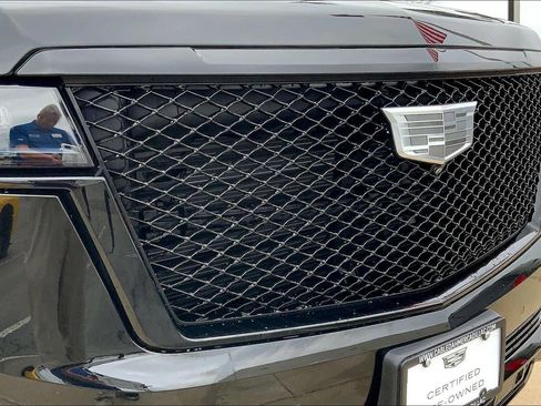 Used 2023 Cadillac Escalade Sport Platinum w/ LPO, ONYX Package AWD/4WD image 31