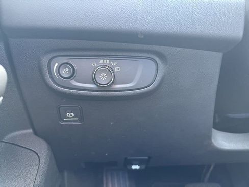 Used 2022 GMC Terrain SLE w/ Driver Convenience Package image 22