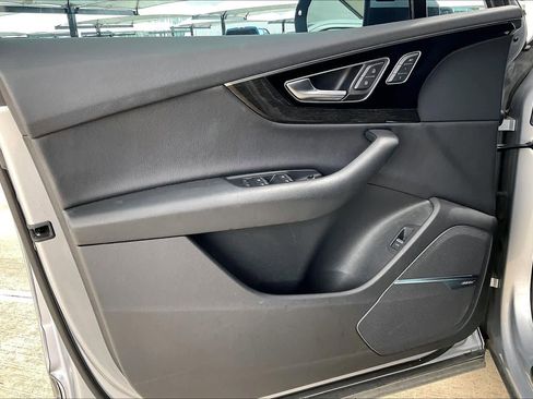 Used 2019 Audi Q7 3.0T Premium Plus w/ Premium Plus Package AWD/4WD image 21