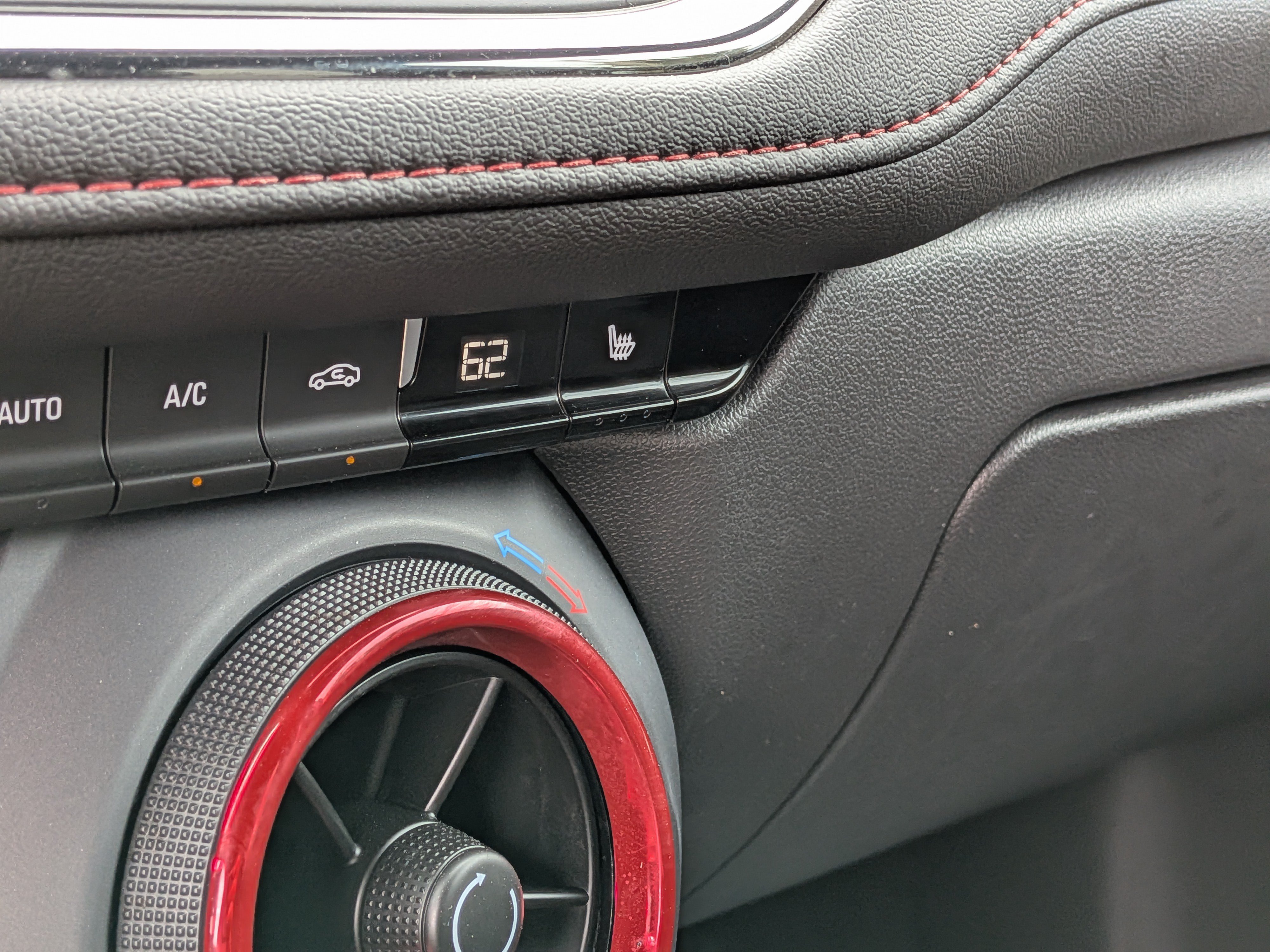 Used 2025 Chevrolet Blazer RS FWD image 32