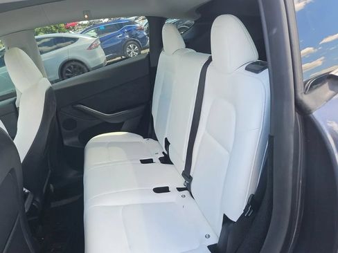 Used 2023 Tesla Model Y Performance AWD/4WD image 2