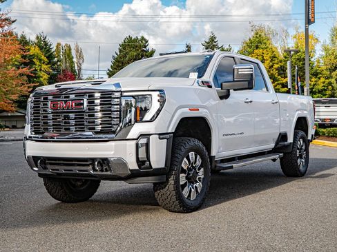 Used 2024 GMC Sierra 2500 Denali image 8