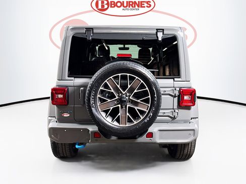 Used 2023 Jeep Wrangler Unlimited Sahara image 10