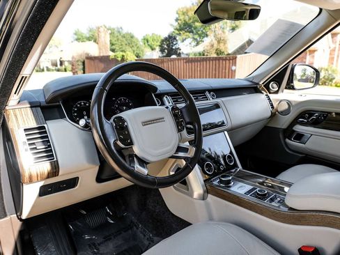 Used 2019 Land Rover Range Rover Long Wheelbase Supercharged image 3