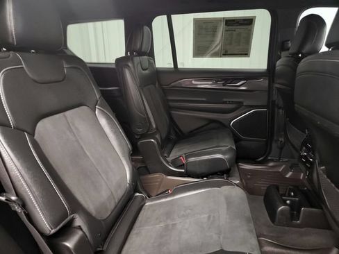 Used 2021 Jeep Grand Cherokee L Laredo AWD/4WD image 27