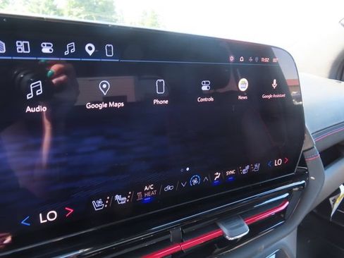 Certified 2025 Chevrolet Silverado EV RST AWD/4WD image 26