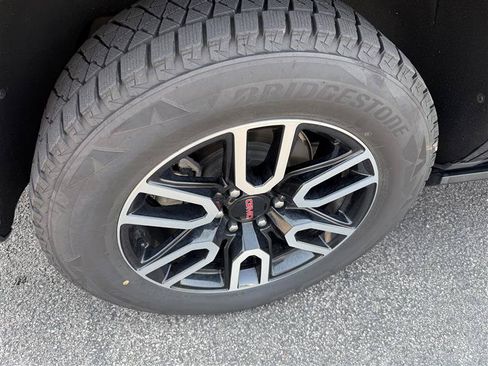 Used 2023 GMC Yukon AT4 w/ AT4 Premium Package AWD/4WD image 21