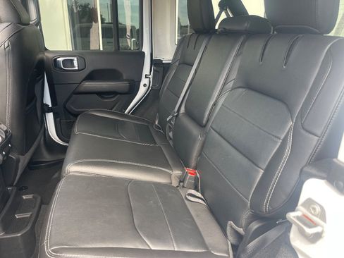 Used 2023 Jeep Wrangler Unlimited Sahara AWD/4WD image 27