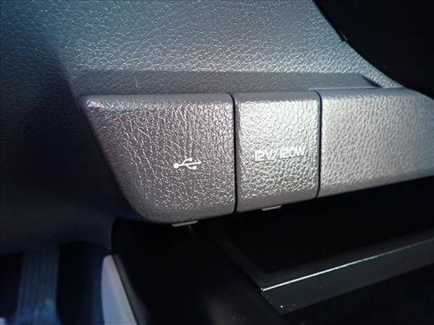 Used 2020 Toyota Camry SE FWD image 17
