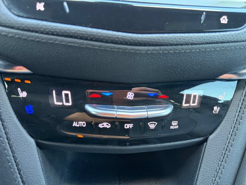 Used 2023 Cadillac XT5 Sportv w/ Technology Package AWD/4WD image 25