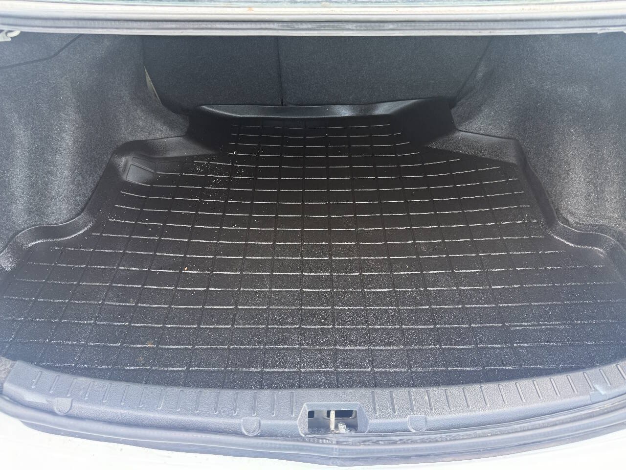 Used 2012 Toyota Corolla LE FWD image 18