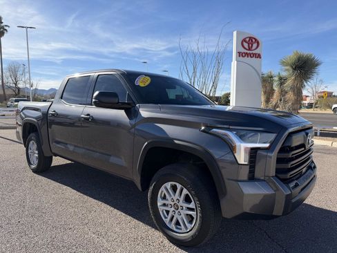 Used 2022 Toyota Tundra SR5 w/ SR5 Premium Package image 11