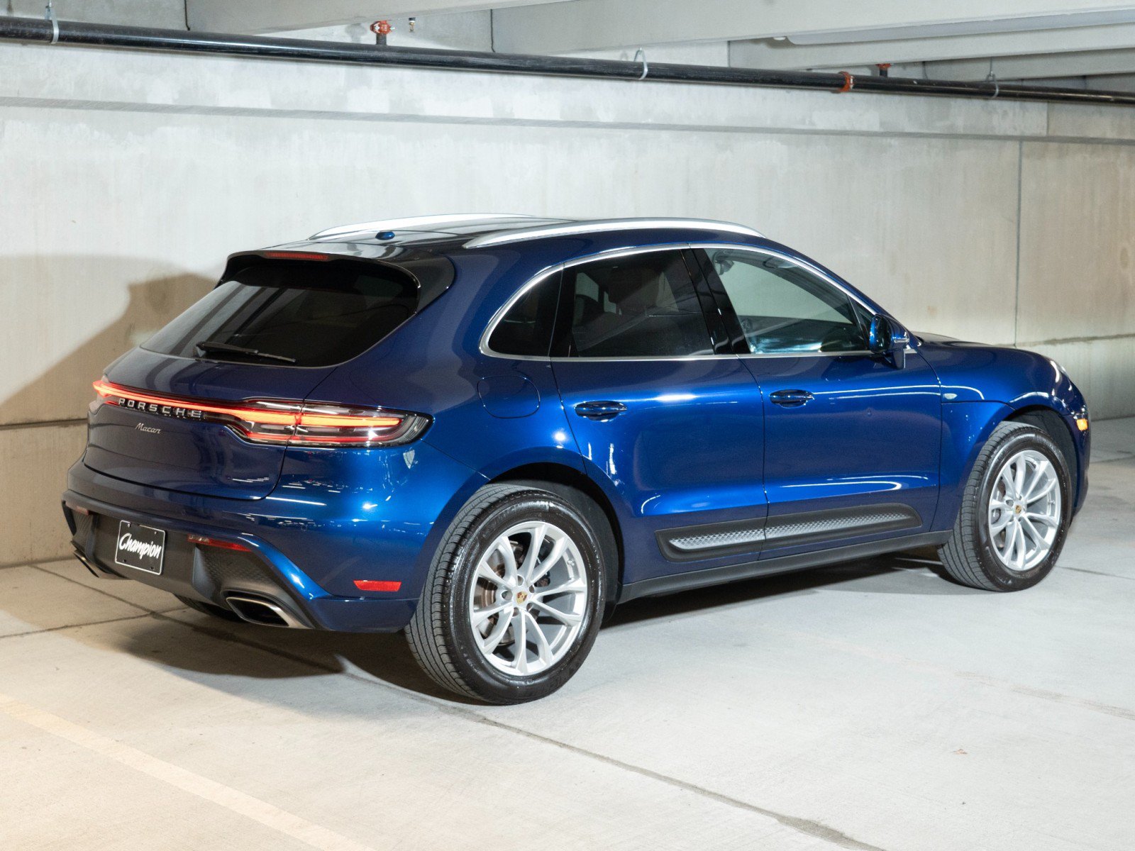 Certified 2023 Porsche Macan AWD/4WD image 9