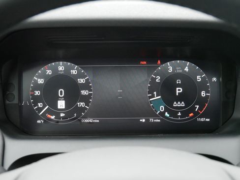 Used 2025 Land Rover Discovery Sport S image 26