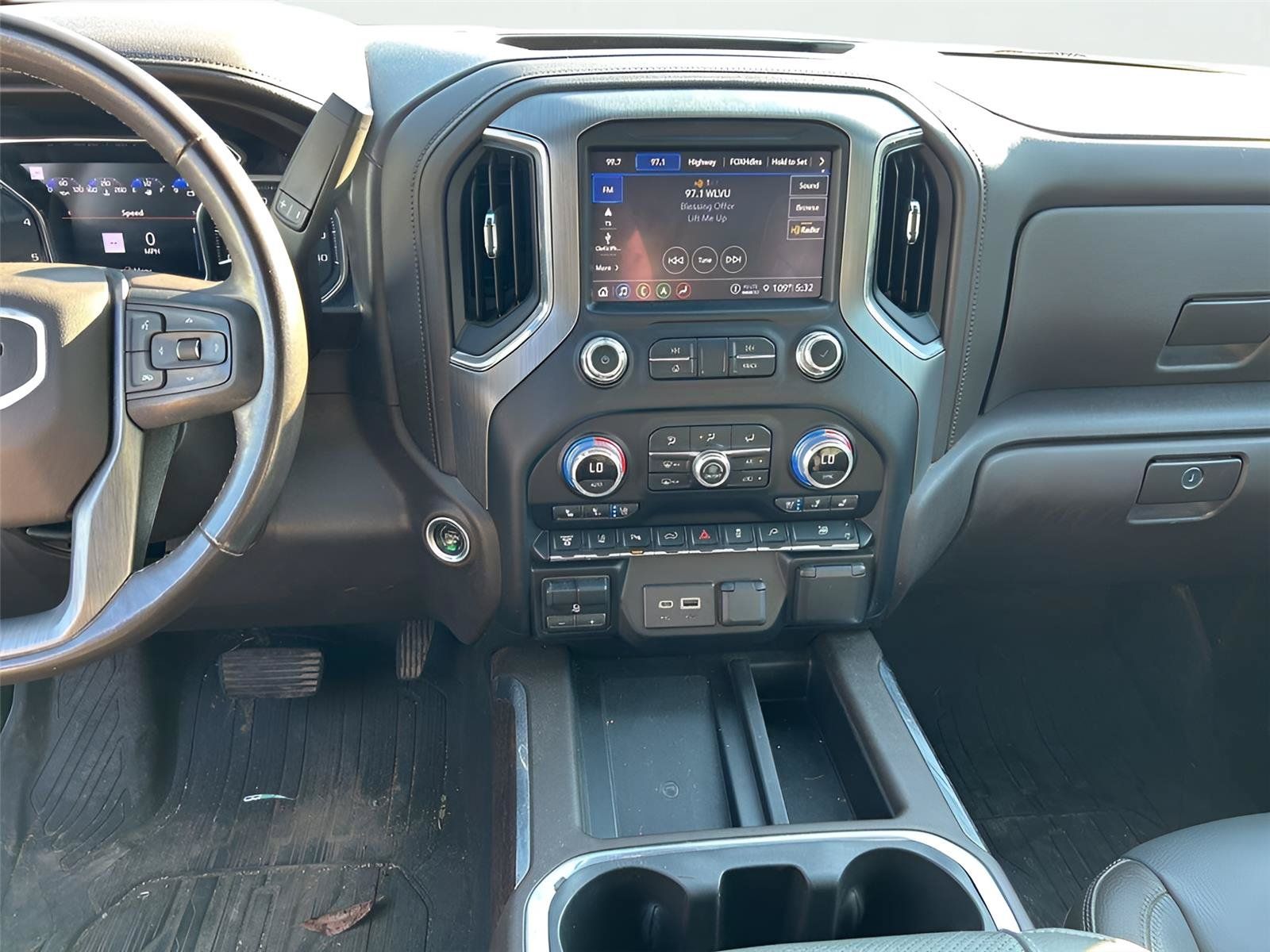 Used 2021 GMC Sierra 3500 Denali w/ Denali Ultimate Package AWD/4WD image 24