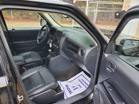 Used 2016 Jeep Patriot High Altitude AWD/4WD image 7