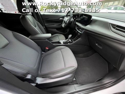 Used 2025 Buick Encore GX Preferred w/ Comfort Package image 13