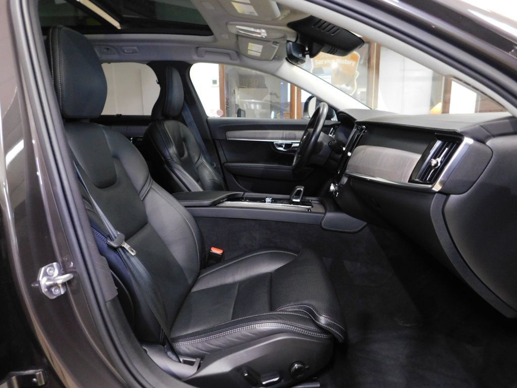 Used 2022 Volvo V90 B6 Cross Country AWD/4WD image 71