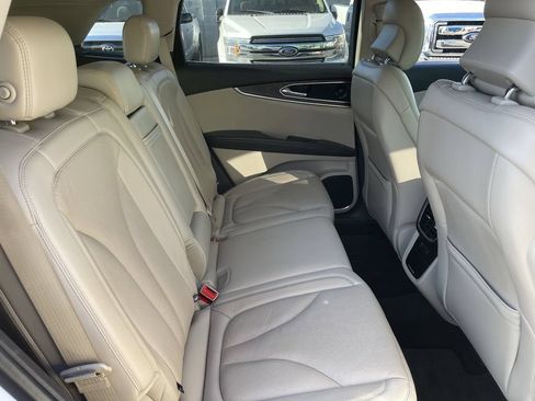 Used 2019 Lincoln Nautilus Reserve FWD image 15