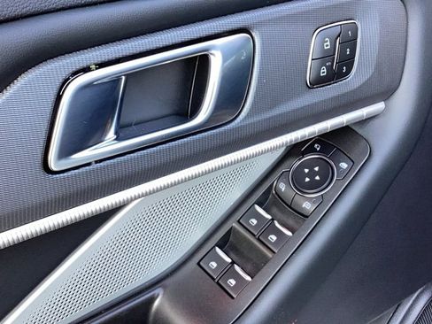 Used 2025 Ford Explorer ST image 23