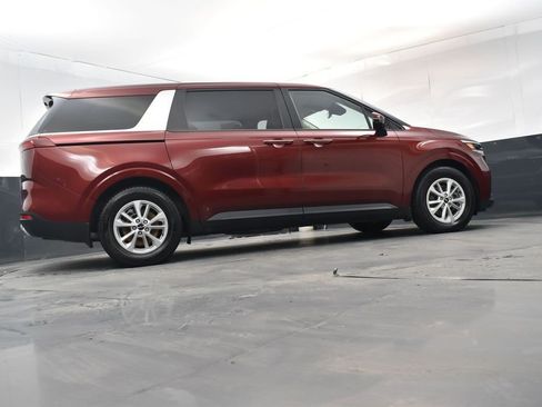 Certified 2024 Kia Carnival LX image 28