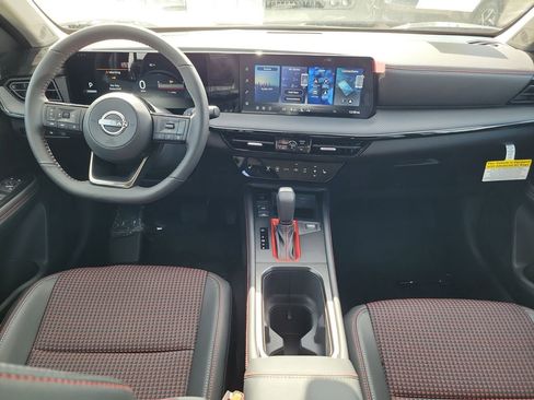 New 2026 Nissan Kicks SR w/ SR Premium Package FWD image 7