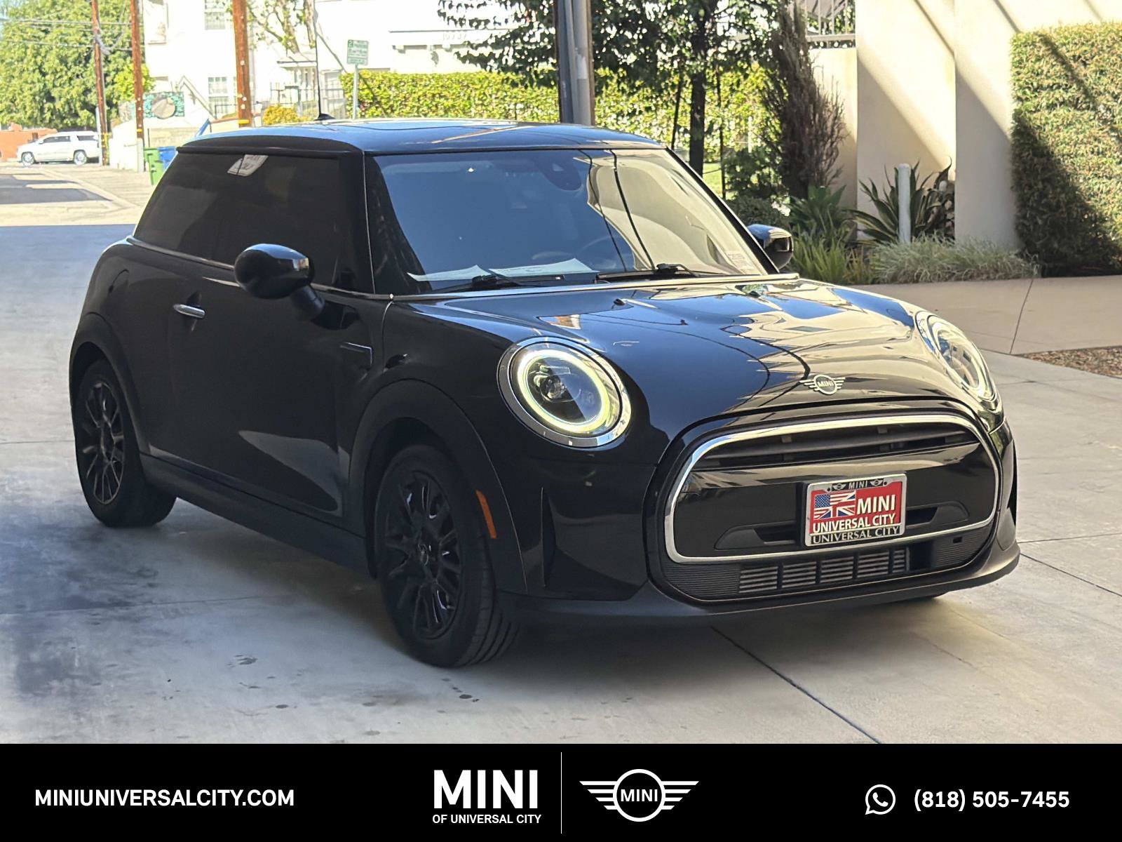 Used 2022 MINI Cooper 2-Door Hardtop FWD image 1