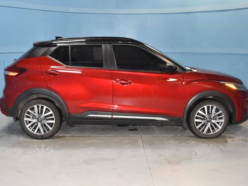 Certified 2023 Nissan Kicks SR w/ SR Premium Package image 18