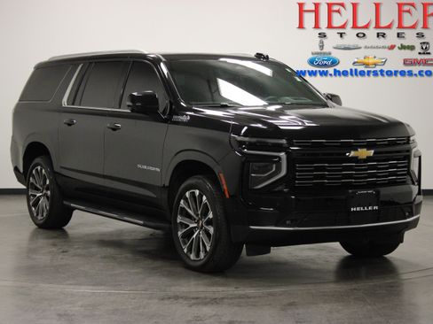 Used 2026 Chevrolet Suburban High Country w/ Sun And Tow Package AWD/4WD image 1