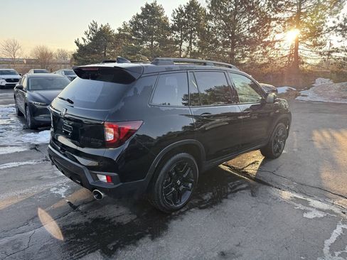 Certified 2025 Honda Passport Black Edition image 3