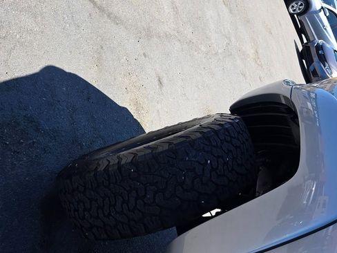 Used 2014 Toyota Tacoma PreRunner w/ TRD Off-Road Package image 18