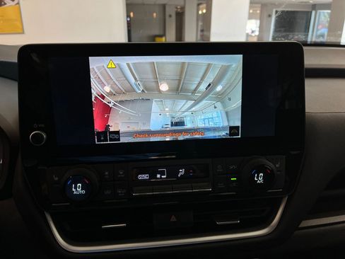 Used 2025 Toyota Grand Highlander FWD image 25