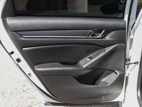 Used 2020 Honda Accord EX image 30