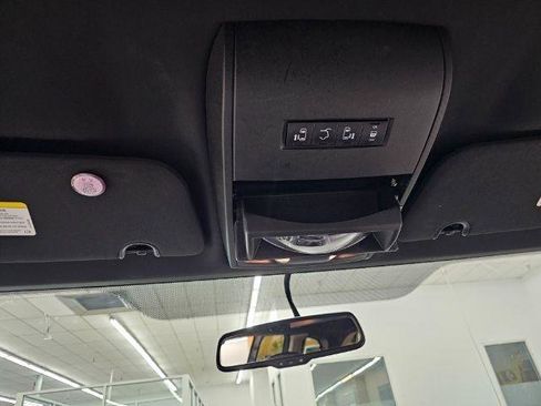 Used 2018 Dodge Grand Caravan SXT image 24