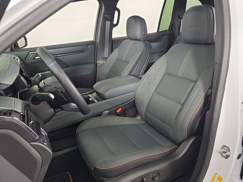 Used 2025 GMC Acadia AT4 image 16