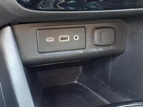 Used 2021 Buick Encore GX Select w/ Sport Touring Package image 24