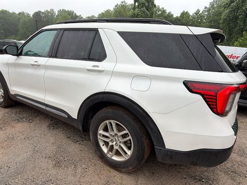 Used 2025 Ford Explorer Active w/ Active Comfort Package RWD image 10