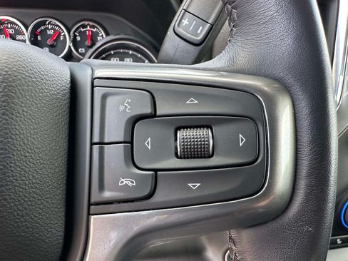 Used 2022 Chevrolet Silverado 1500 LT AWD/4WD image 14