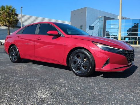 Used 2023 Hyundai Elantra SEL w/ Cargo Package image 2