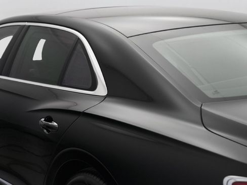 Used 2023 Bentley Flying Spur V8 AWD/4WD image 52