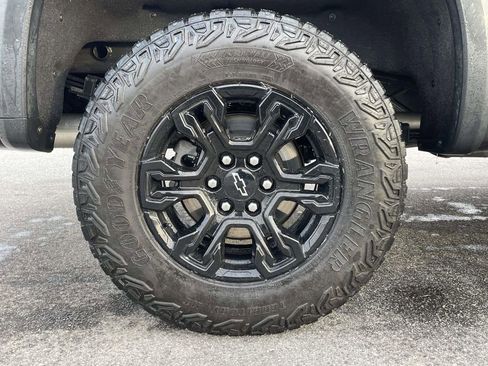 Used 2022 Chevrolet Silverado 1500 ZR2 w/ Technology Package image 30