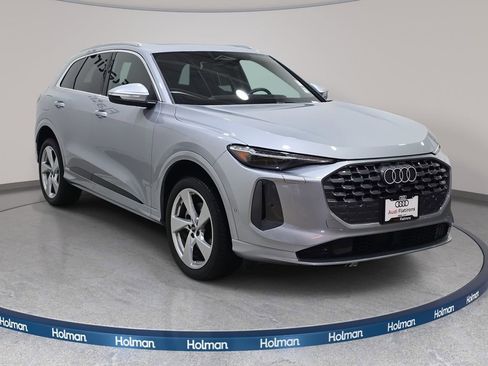 Certified 2025 Audi Q5 2.0T Premium Plus w/ Premium Plus image 4