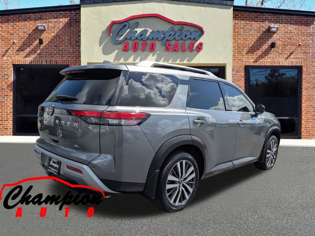 Used 2022 Nissan Pathfinder SL w/ SL Premium Package FWD image 4