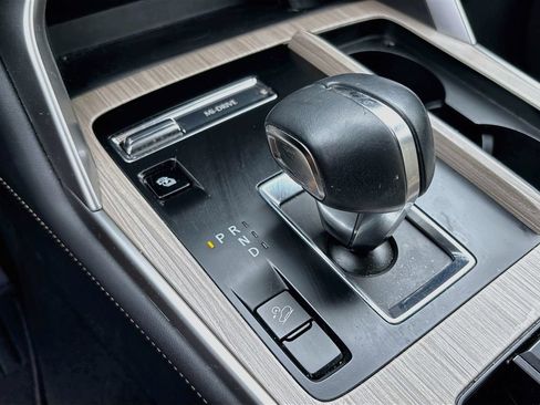 Certified 2024 MAZDA CX-90 Plug-In Hybrid w/ Preferred AWD/4WD image 17