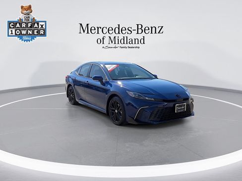 Used 2026 Toyota Camry SE w/ Convenience Package FWD image 2