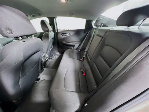 Used 2024 Chevrolet Malibu LT image 19