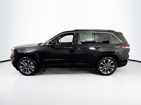 Used 2023 Jeep Grand Cherokee Overland w/ Luxury Tech Group IV AWD/4WD image 8