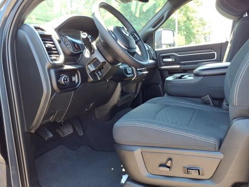Certified 2025 RAM 2500 Big Horn AWD/4WD image 11