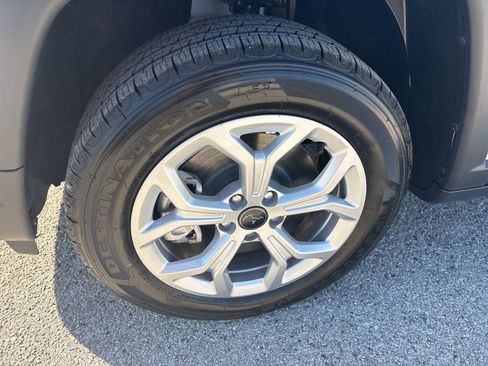 New 2026 Jeep Compass Latitude image 21